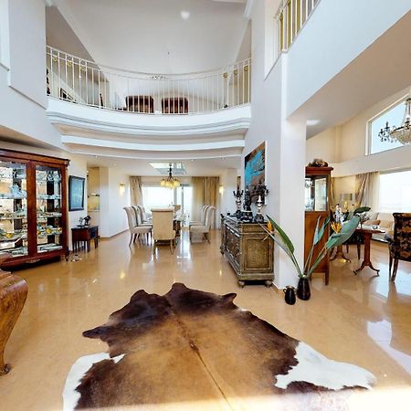 Luxury Villa Allure Dhafnes المظهر الخارجي الصورة