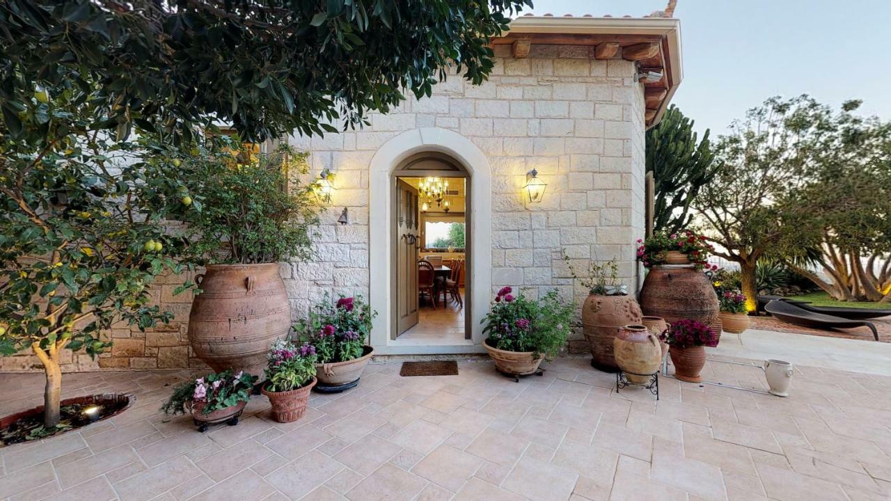 Luxury Villa Allure Dhafnes المظهر الخارجي الصورة
